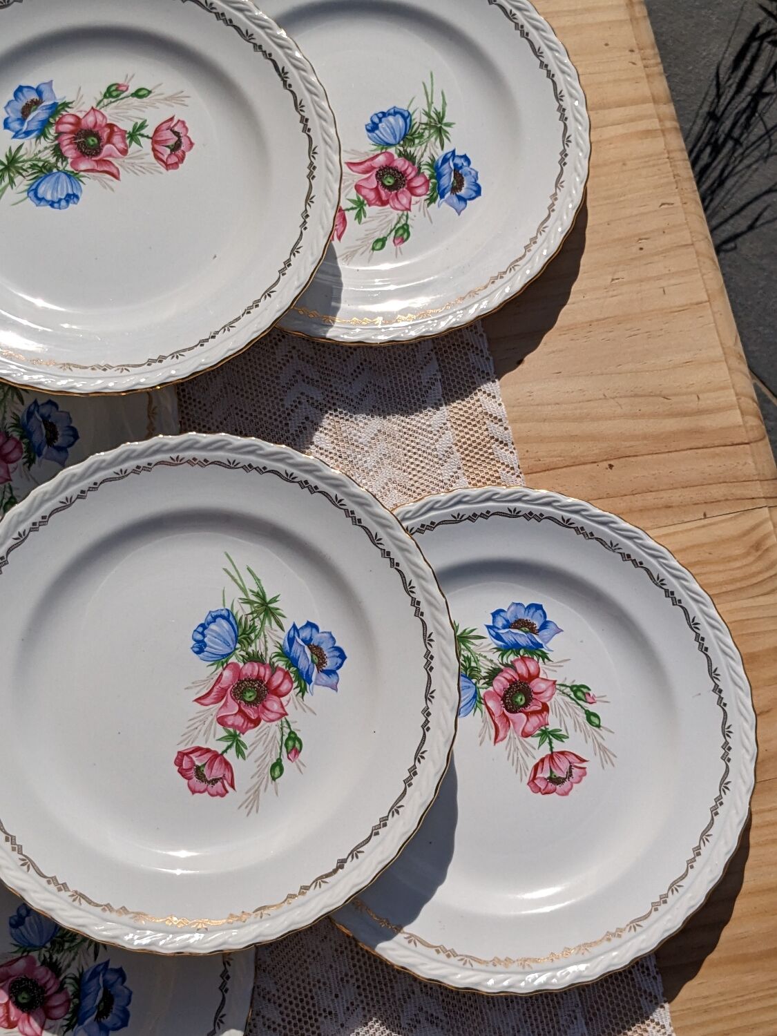Vintage plates l'Amandinoise