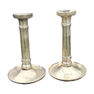 Paire de bougeoirs anciens en laiton