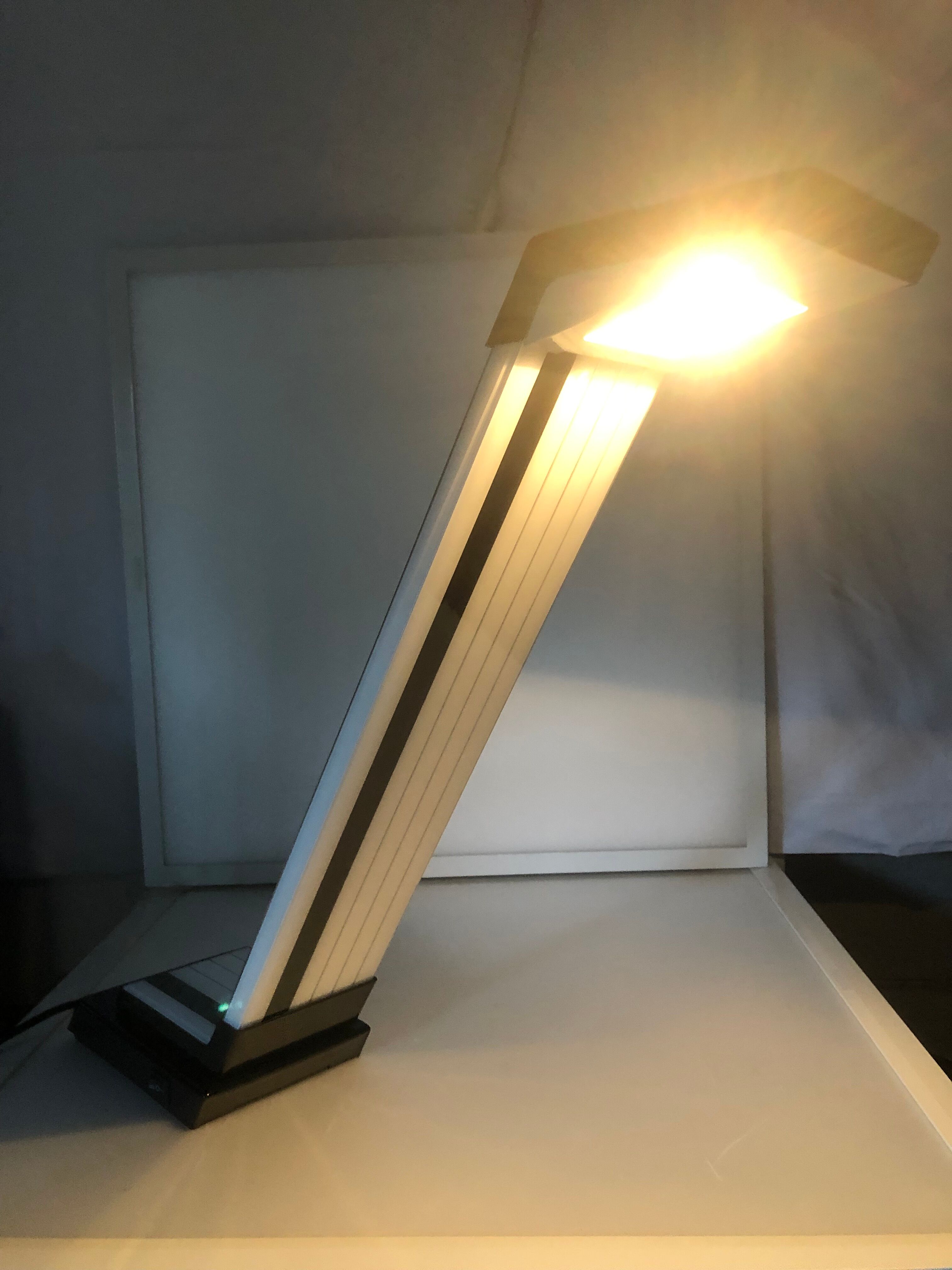 Designer desk lamp jd azner 1980
