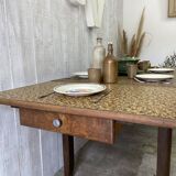 Extendable farm table