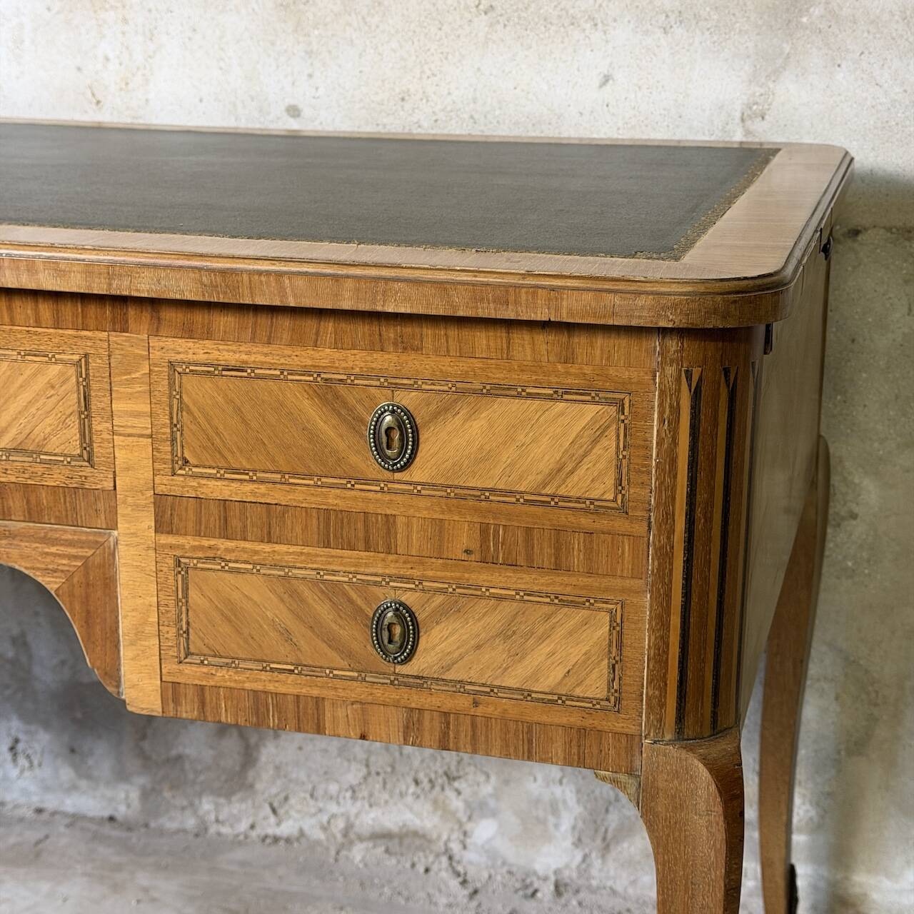 Bureau style transition Louis XV / louis XVI