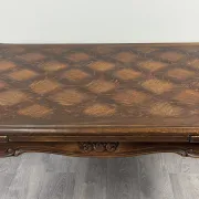 Table de salle à manger de style Louis XV, XXe Siècle