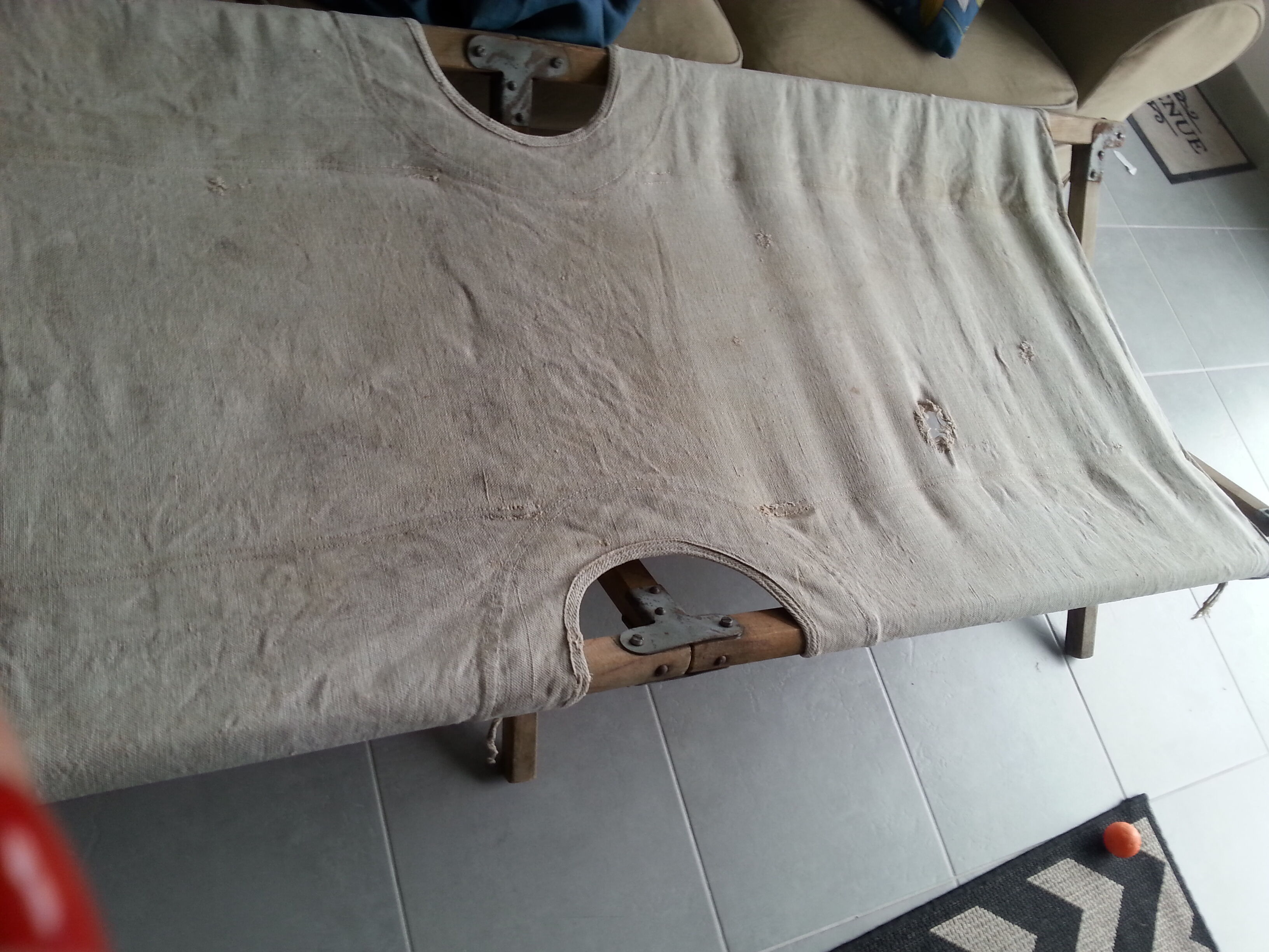 Picot former military numbered folding bed