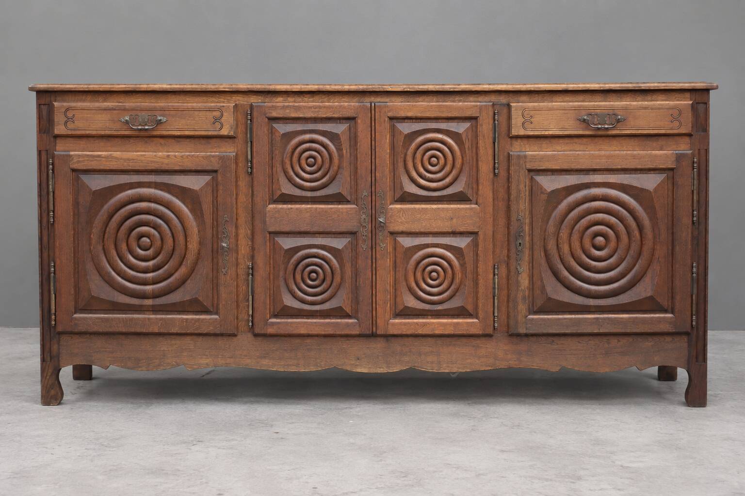 Sideboard or buffet in the Dudouyt style, made of solid oak wood.