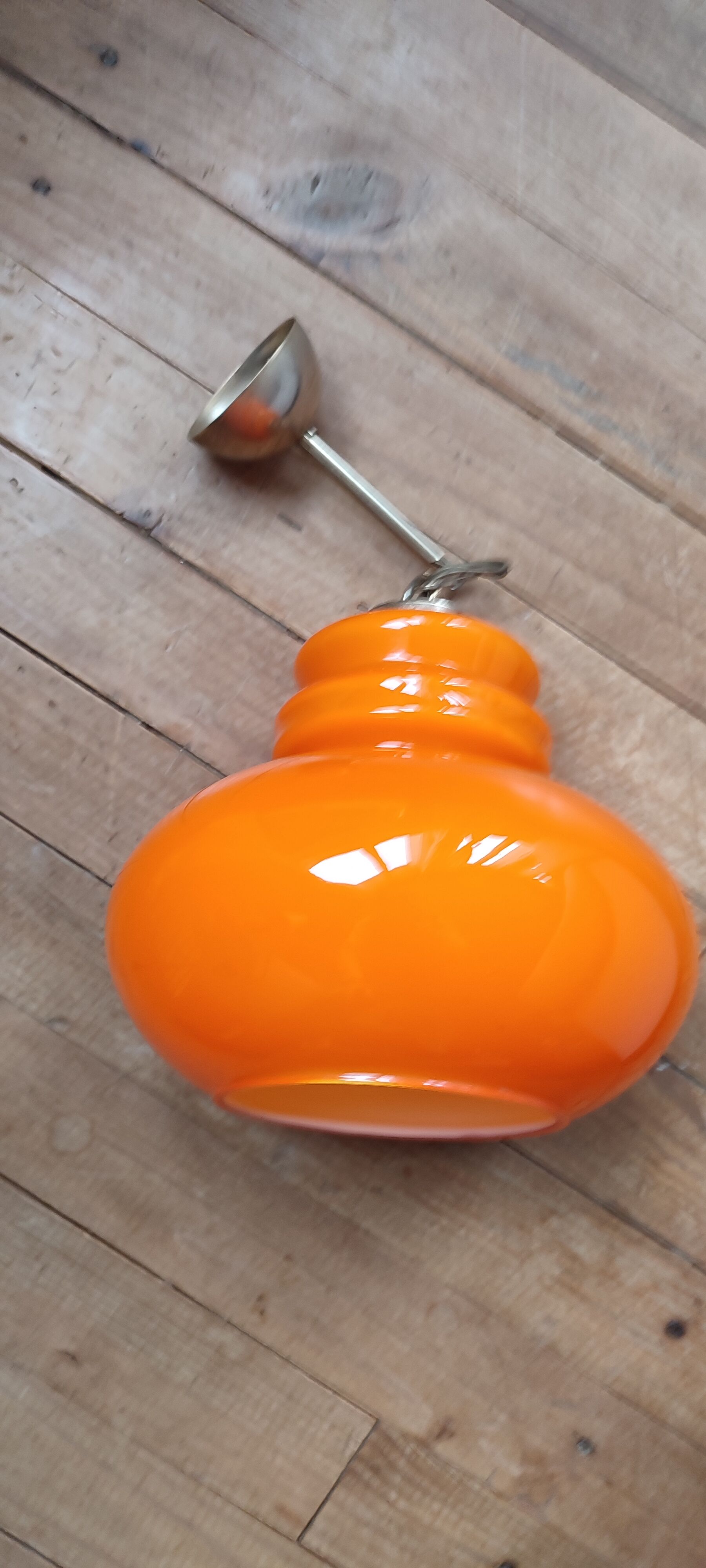 Orange opaline suspension