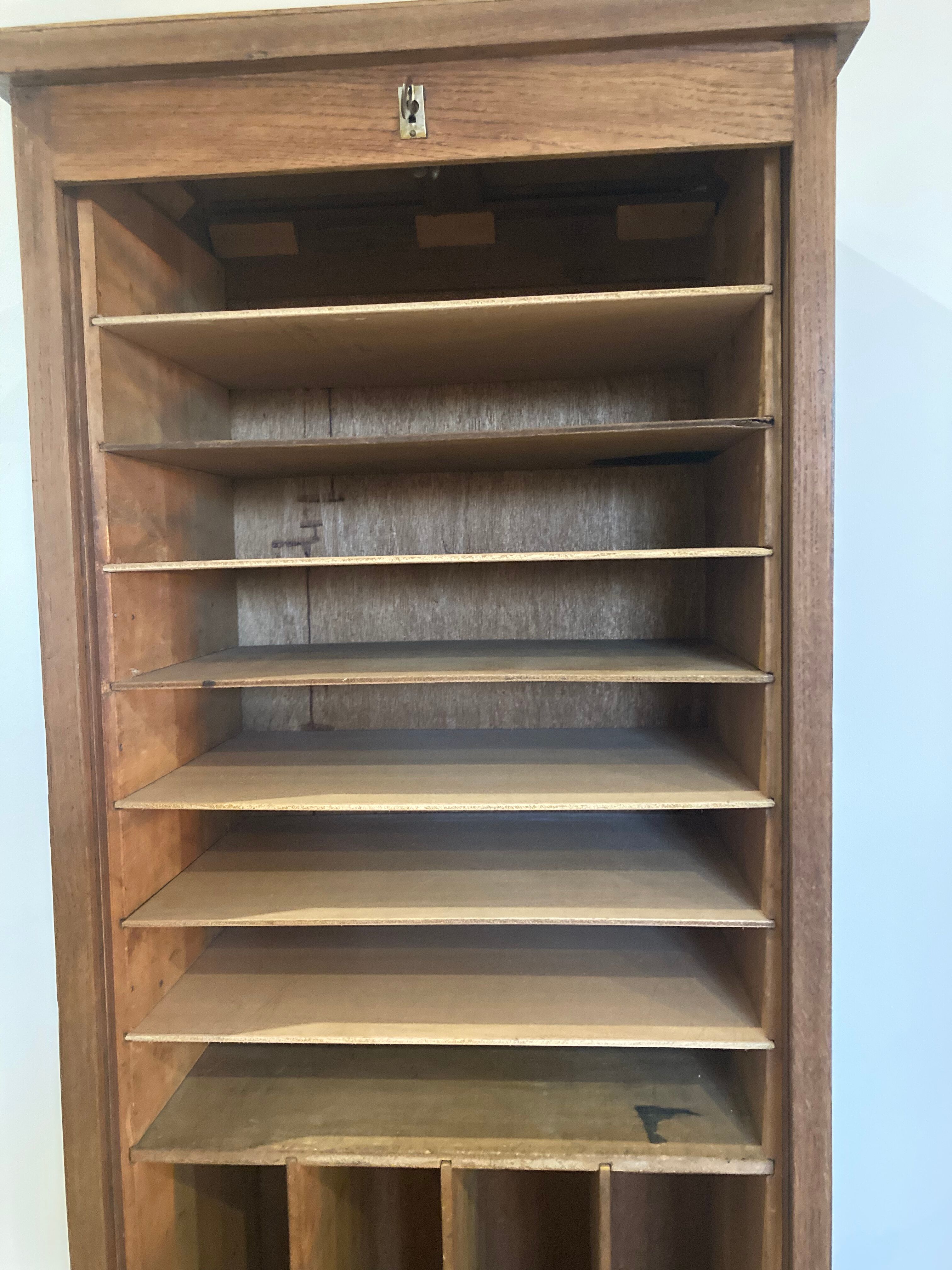 Simple curtain, notary binder