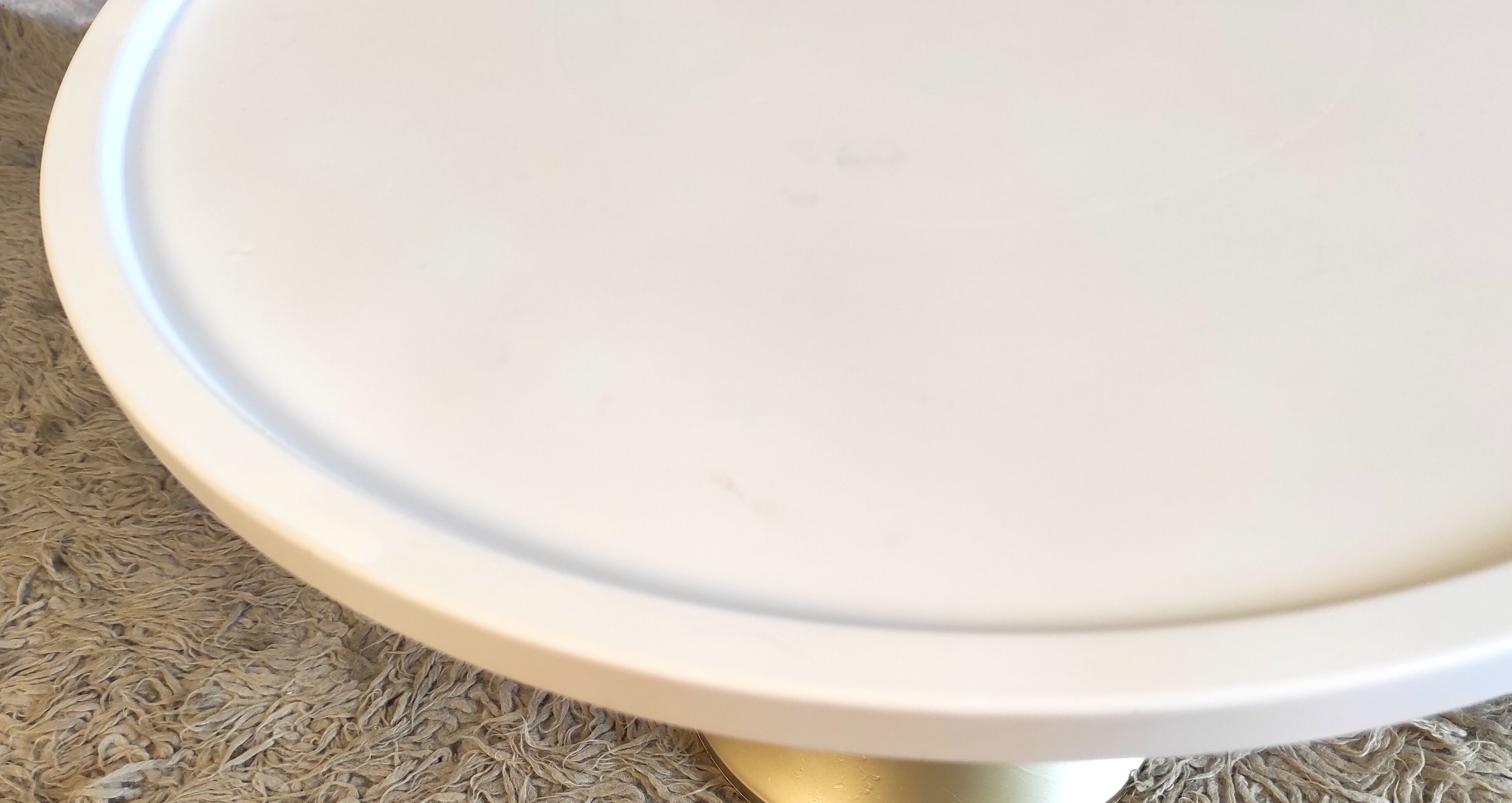 White and gold "tam tam" coffee table – 60s/70s