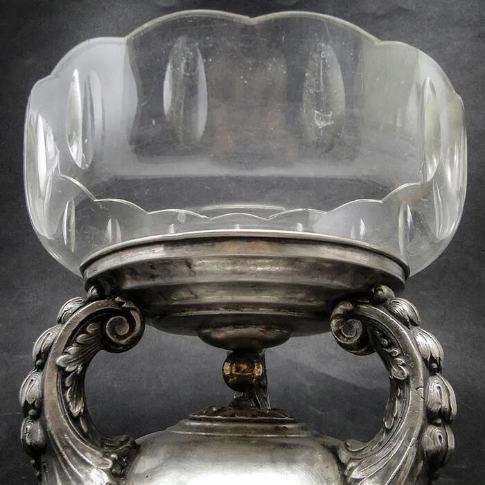 I8U Art Deco Cake Stand on Columns