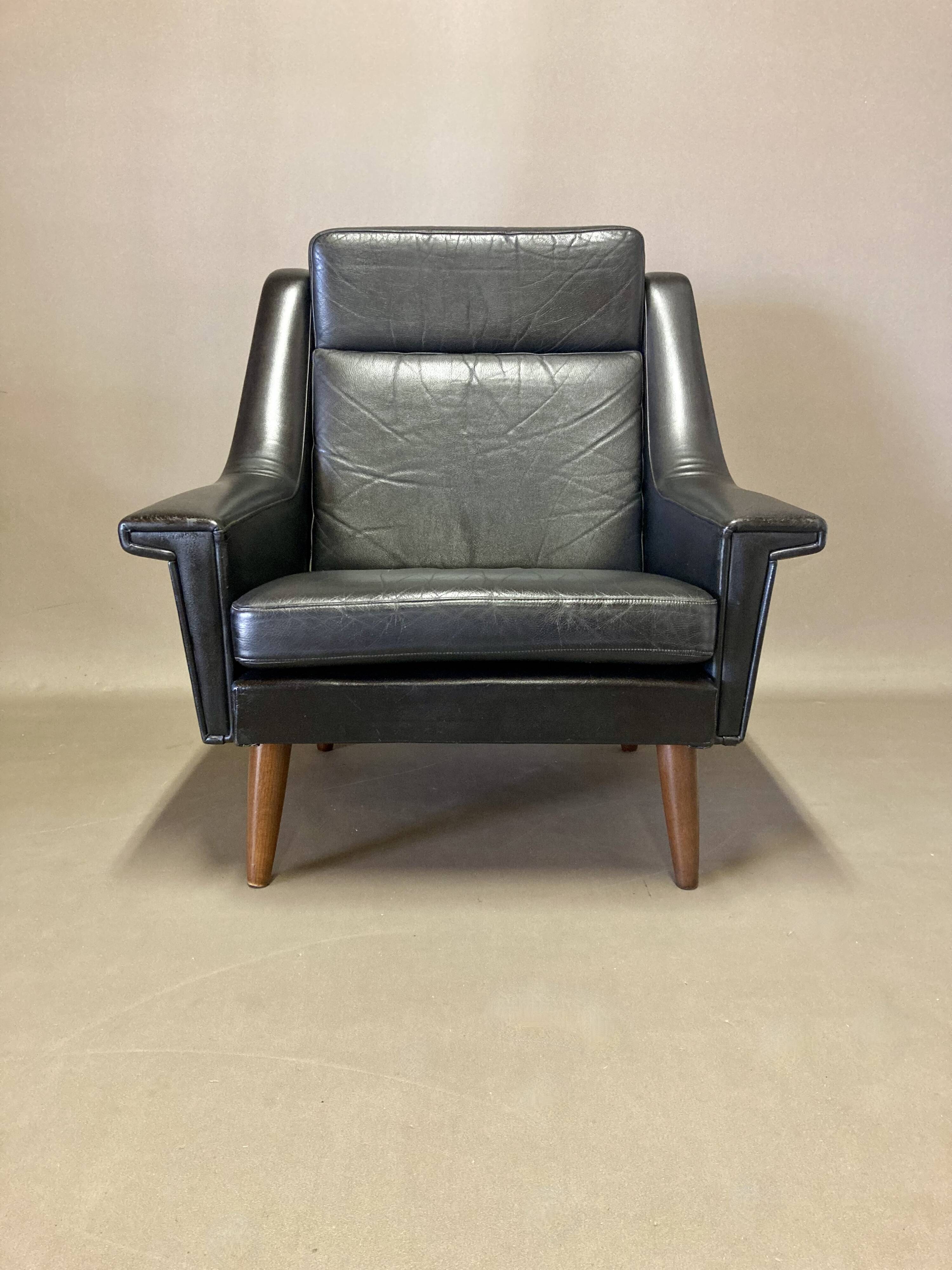 High black leather armchair “scandinavian design” 1950.