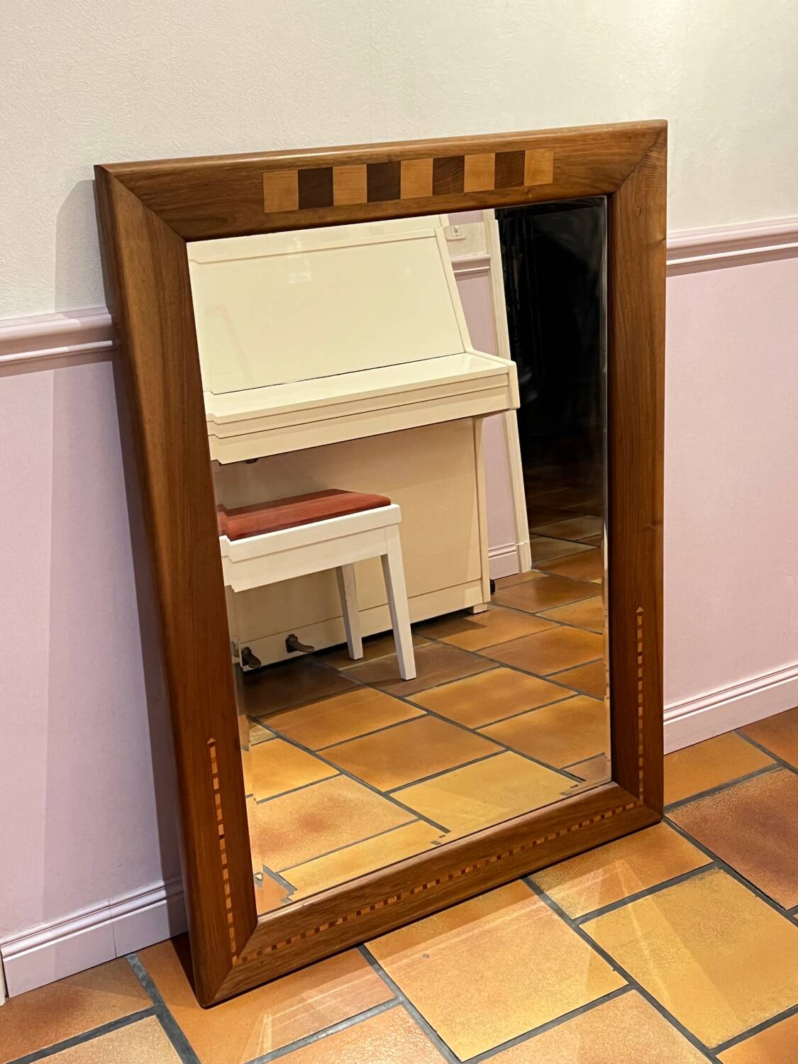 Beveled mirror in solid wood marquetry - 118x88.5cm