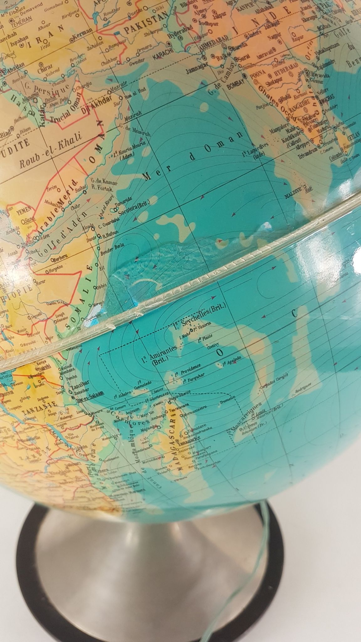 Light earth globe "hercule"