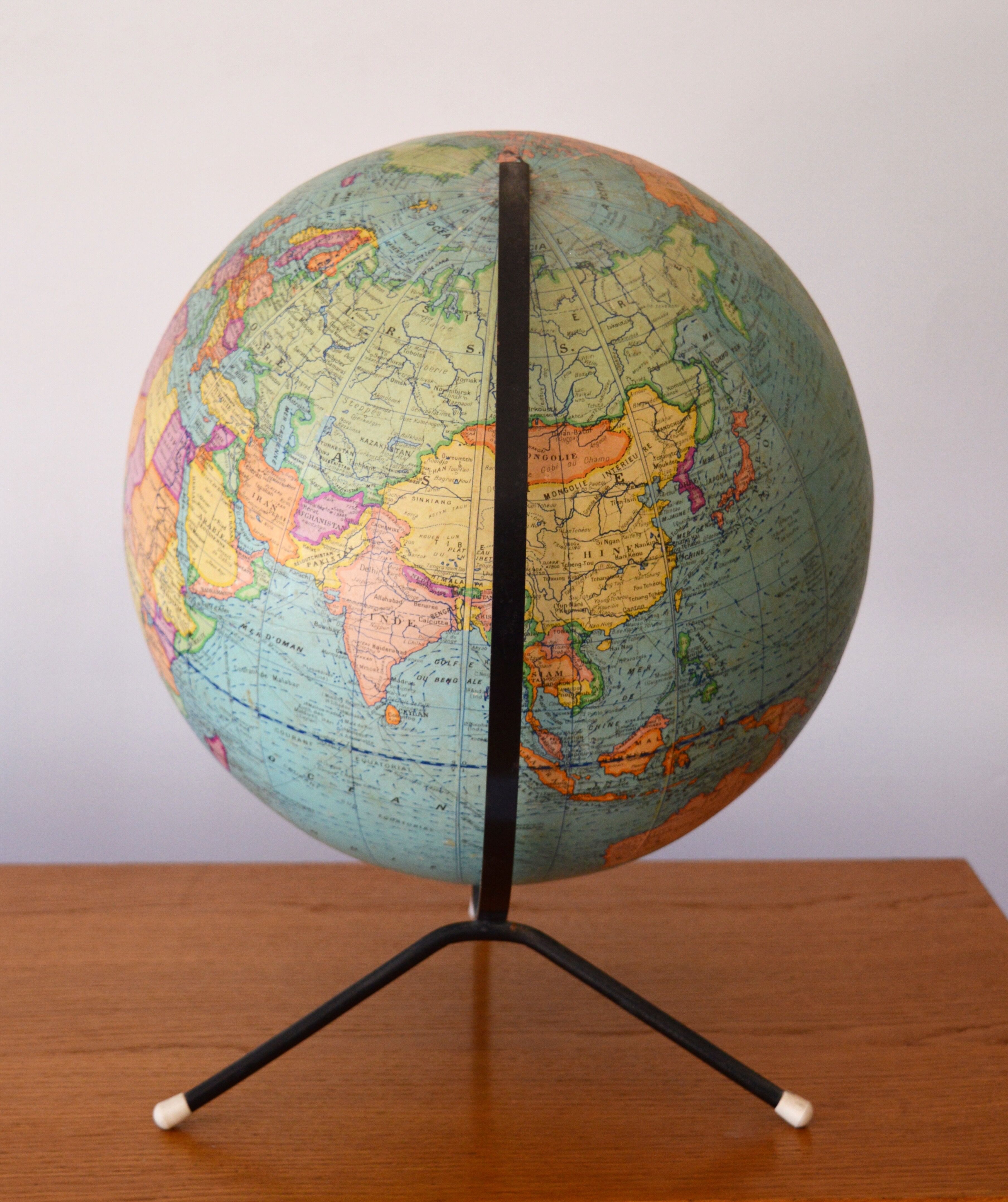 Globe Girard and Barrière