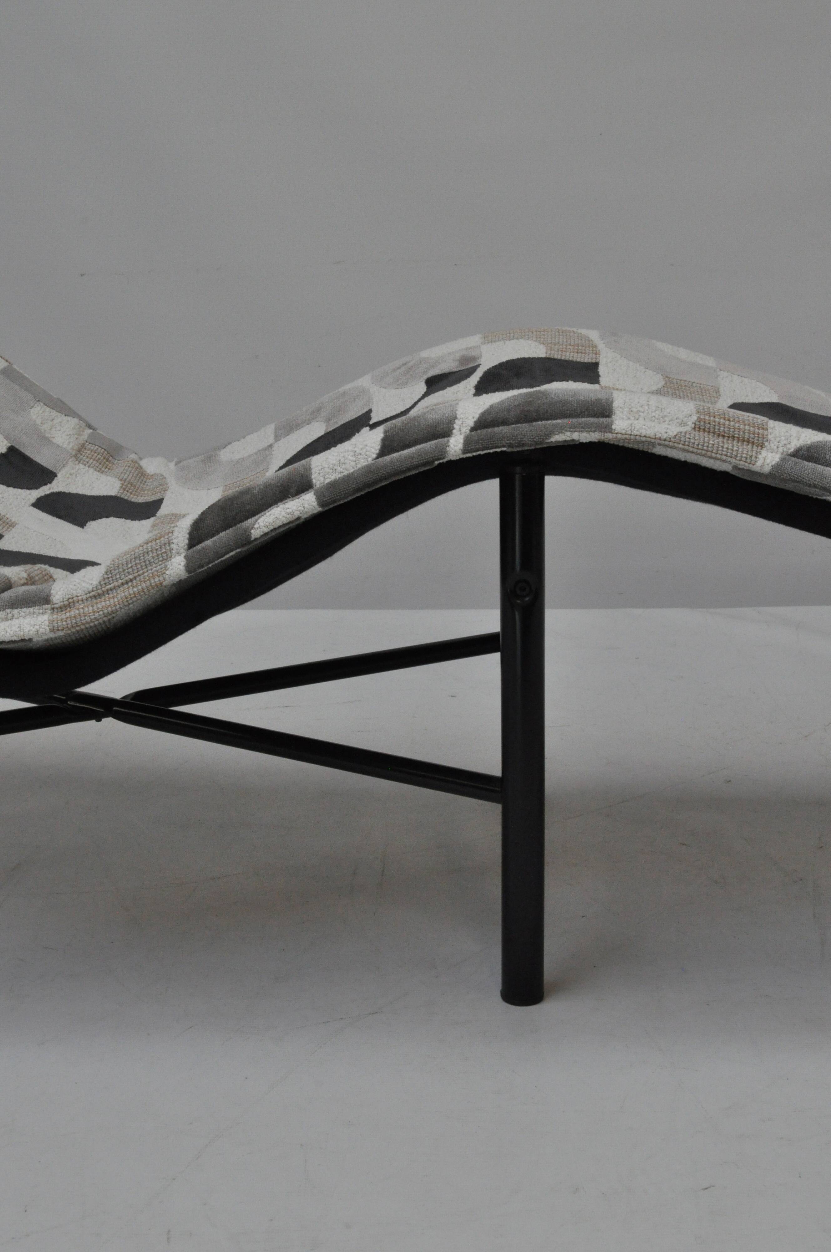 Chaise Longue Sculpturale ‘Skye’ par Torbjörn Björklund, années 1980 – Rembourrée à neuf.
