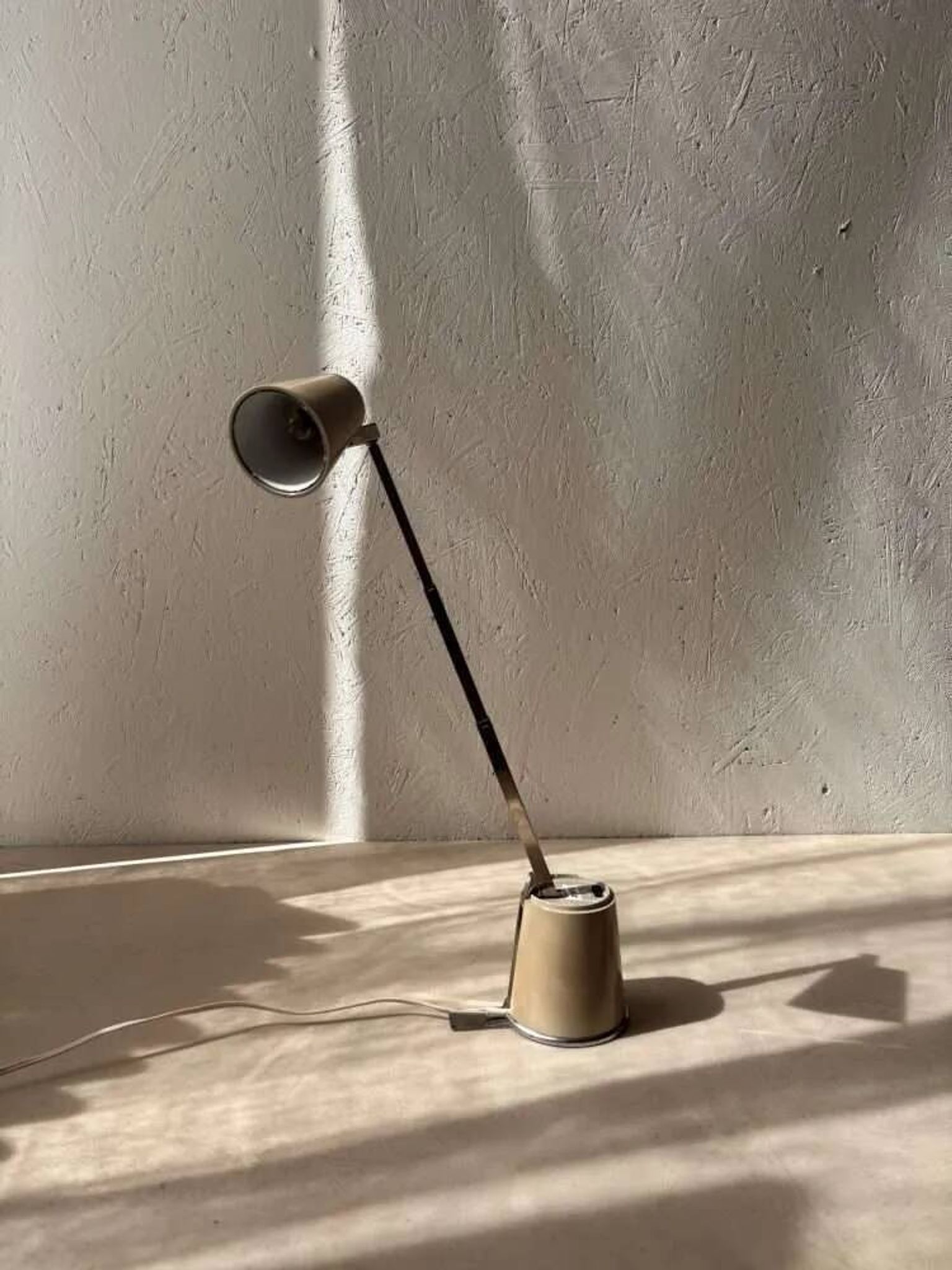 Lampe vintage Hala Lampette beige années 70