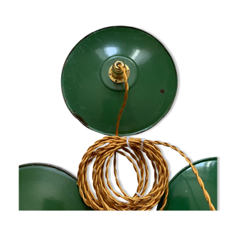 Green and white enamelled sheet metal suspension