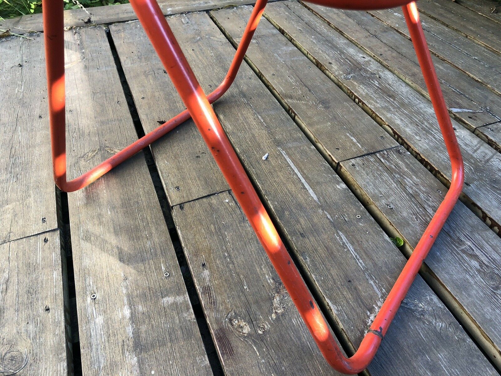 VINTAGE 70S FOLDING CHAIR, RED METAL, PERFORATED TOLE, POP