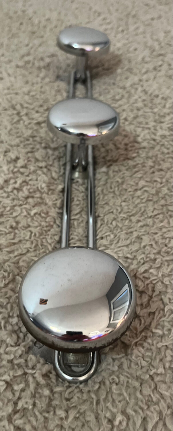 Wall coat rack with 3 hooks in chrome metal from the 80s