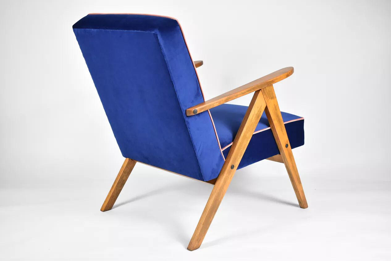 Fauteuil vintage B310 VAR "Compas", Pologne, super restauré, années 1960, velours bleu et rose.