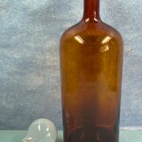 Pharmacy bottle in tinted glass