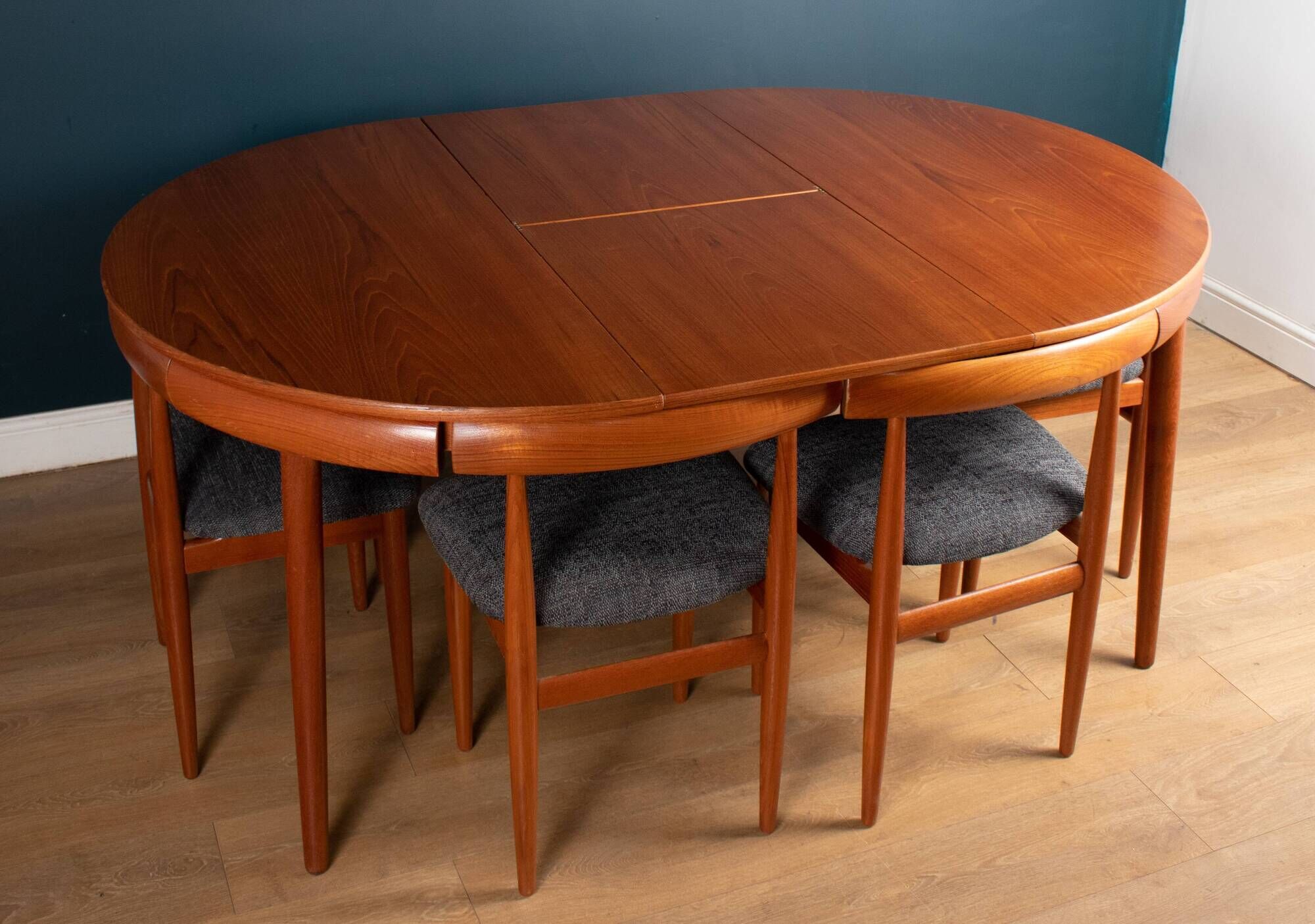 "Roundette" teak dining table & 6 chairs by  Hans Olsen for Frem Rølje 1960