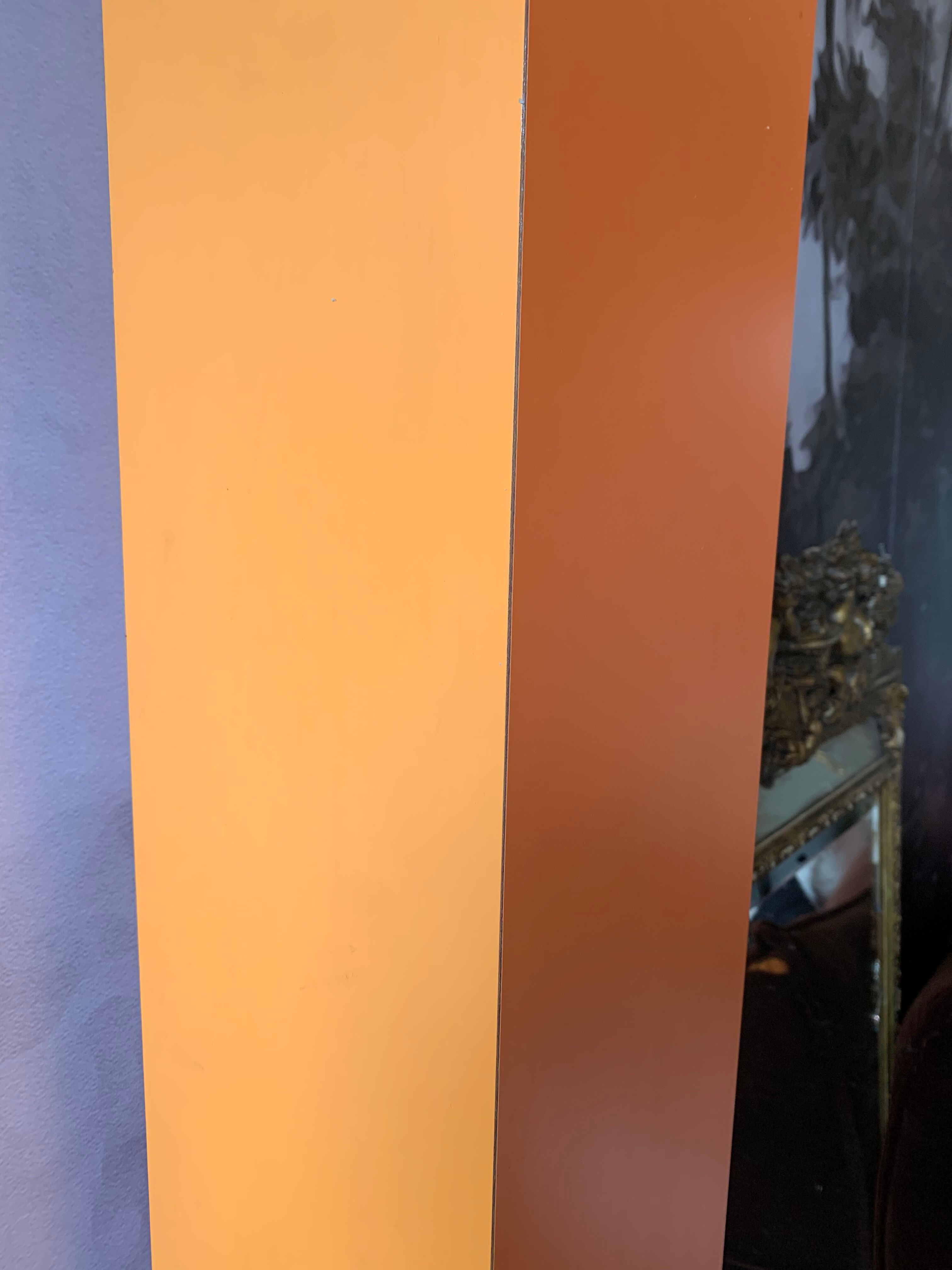 Very large pedestal column in Formica