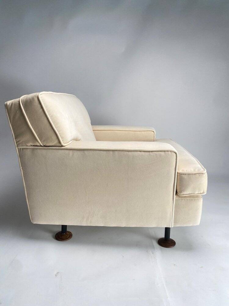 Paire de fauteuils carrés en velours blanc avec pieds en teck attribuées à Marco Zanuso pour Arflex, Italie, 1962