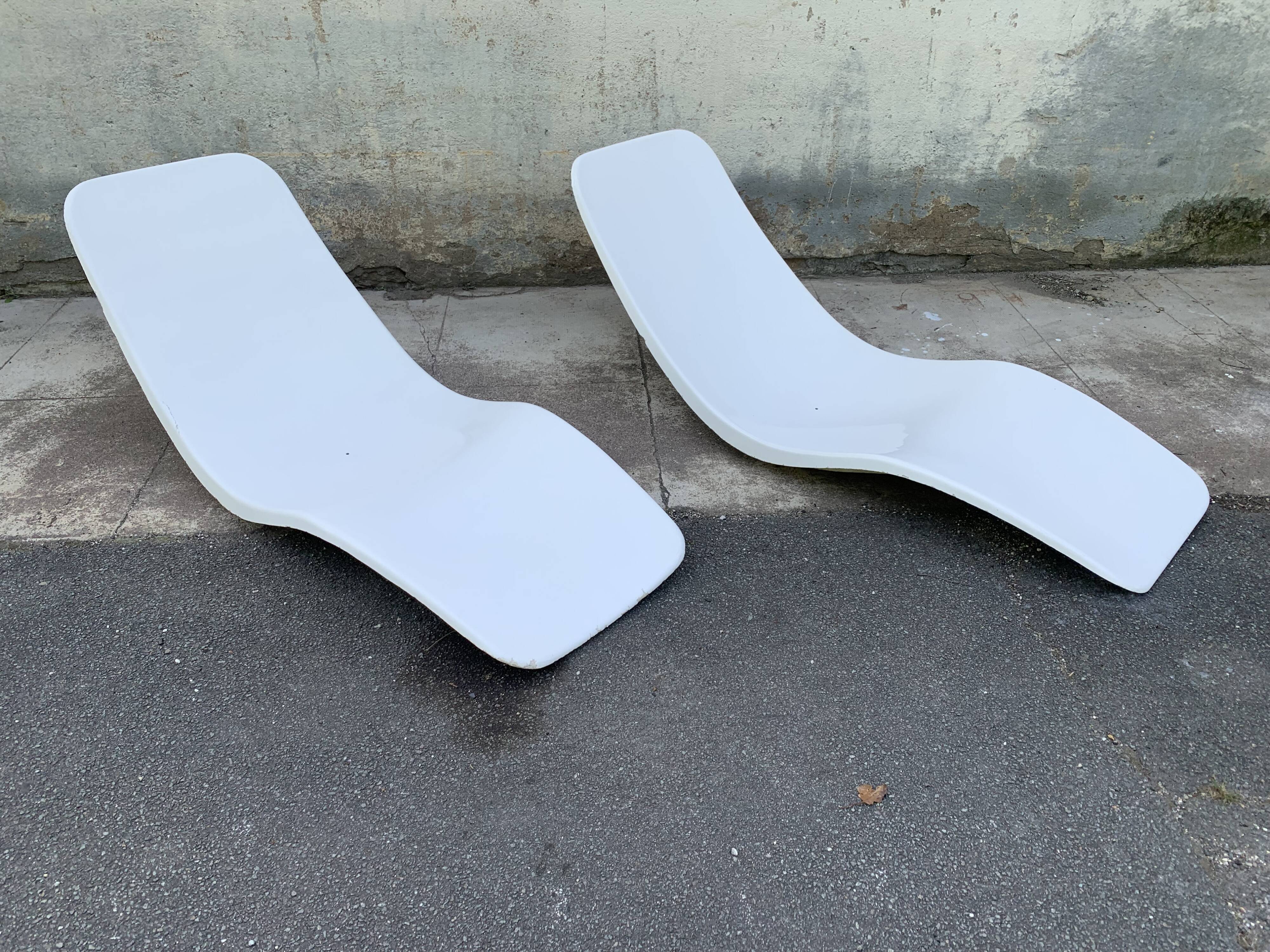 Pair of Eurolax R1 sunbeds by Charles Zublena