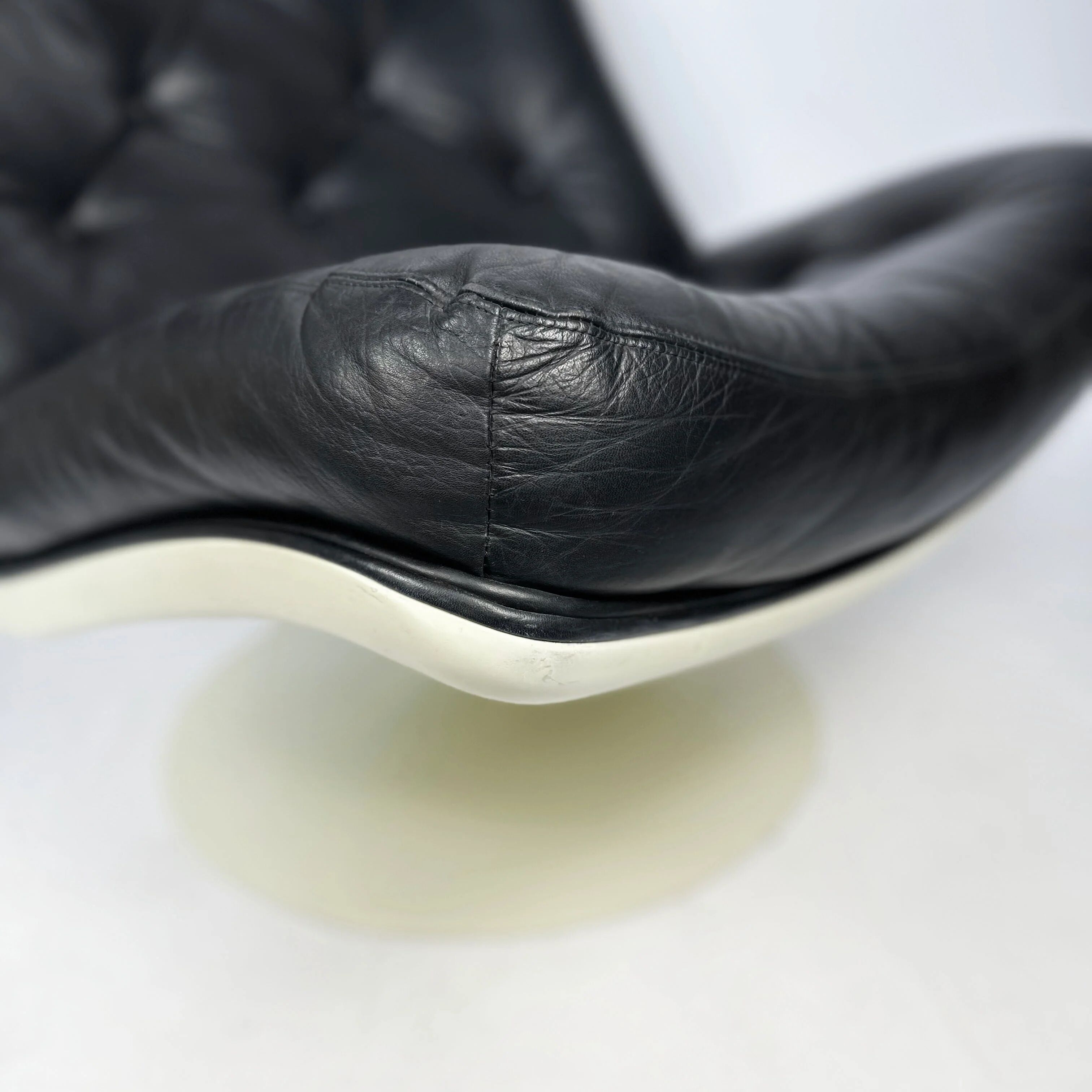 Fauteuil Pivotant Artifort F976 par Geoffrey Harcourt - Fin des années 1960 - 1970