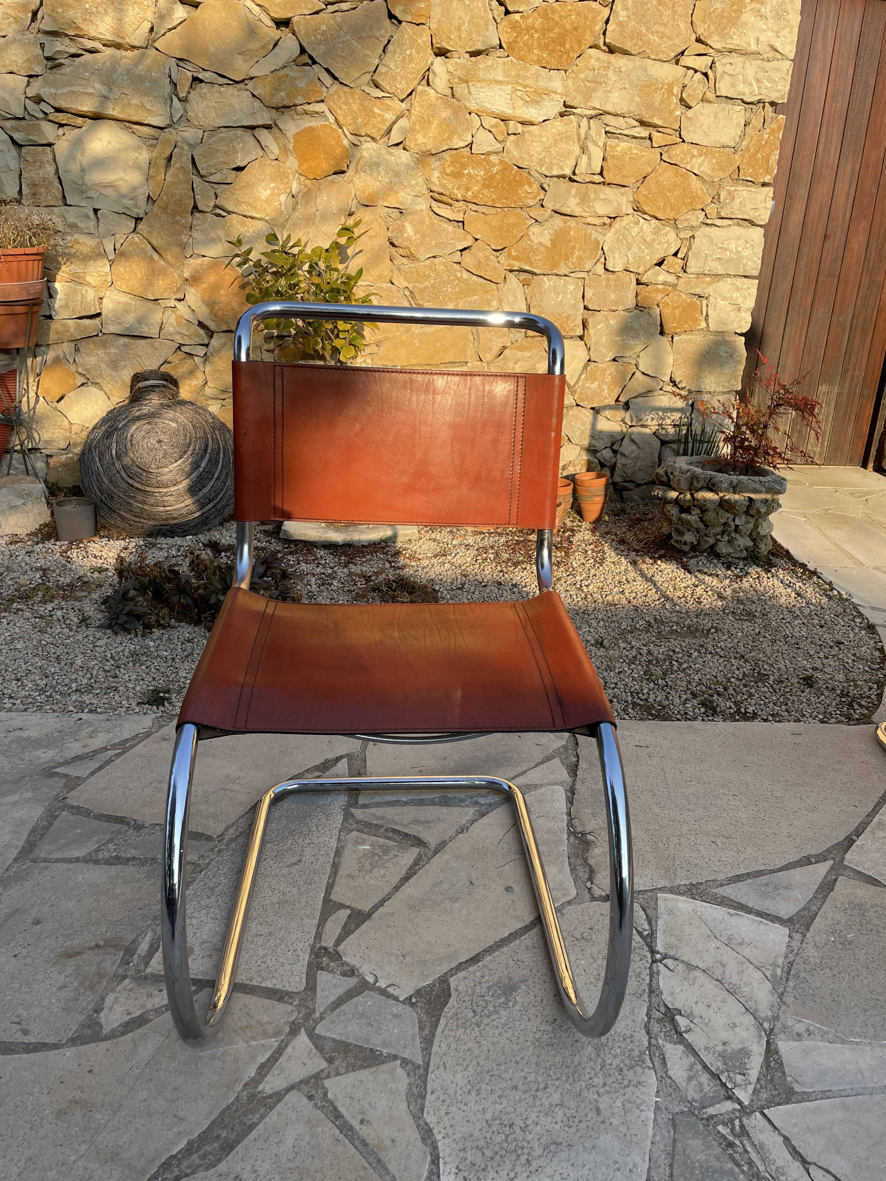 Four design chairs Mies van der Rohe Edition year 80