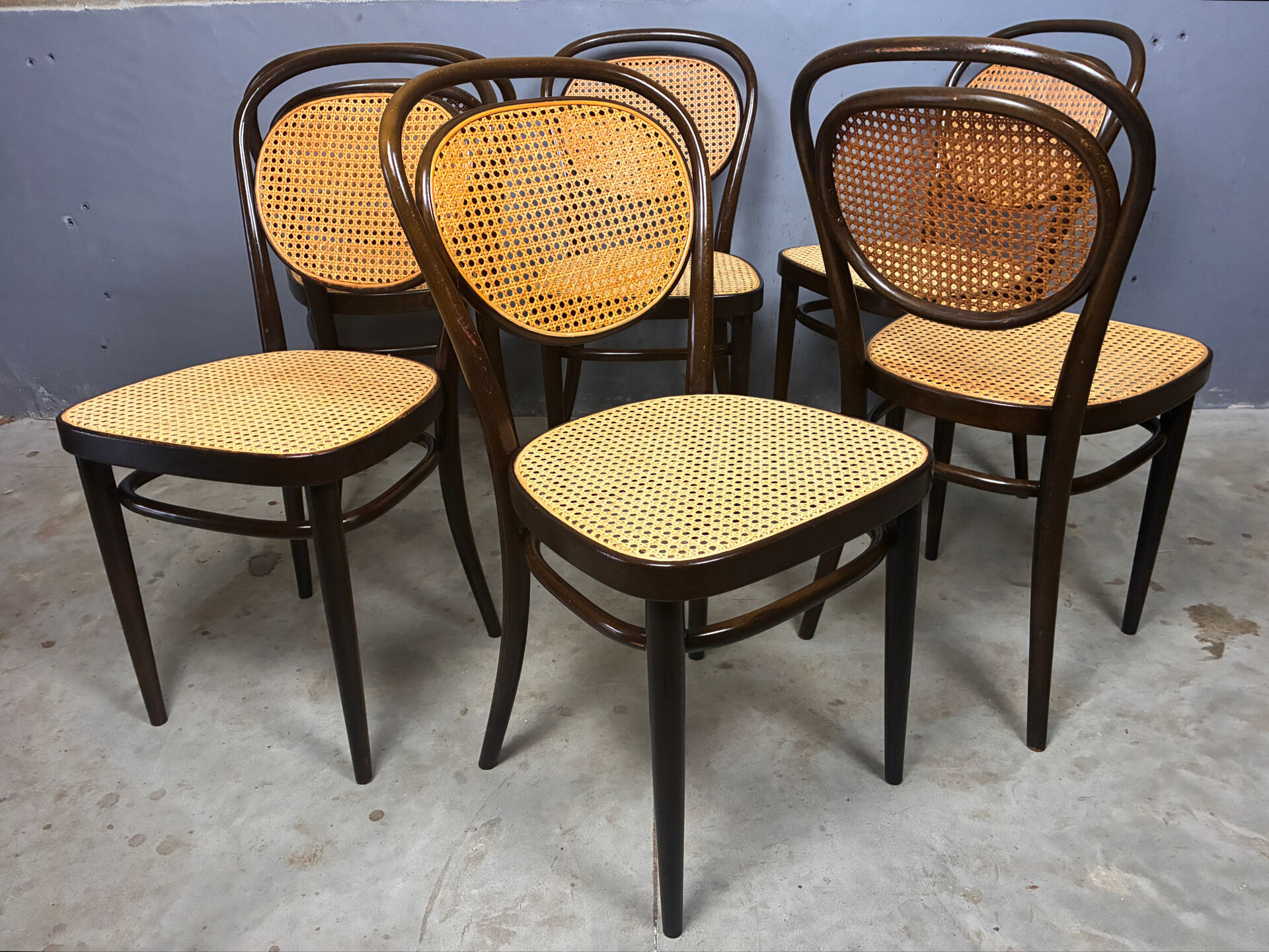 Thonet 215r 6 chairs, classic design