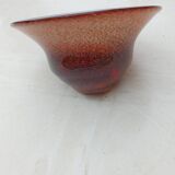 Crystal cut with speckled inclusion
