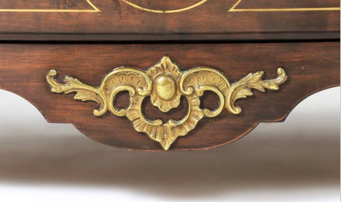 Commode, bois de rose, style régence, fin XlXème siècle