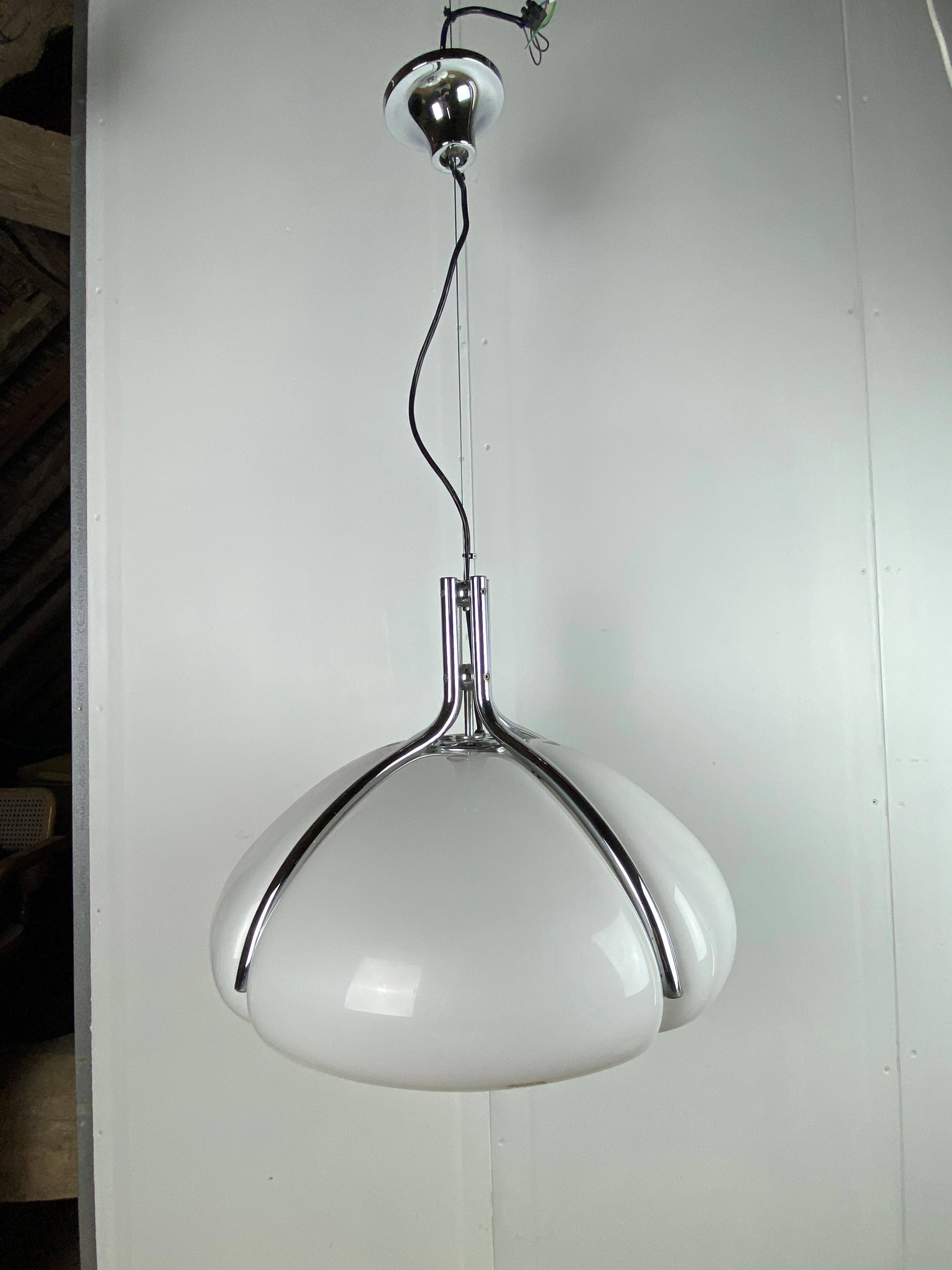 Quadrifoglio Harvey Guzzini pendant light by Gae Aulenti vintage 1970