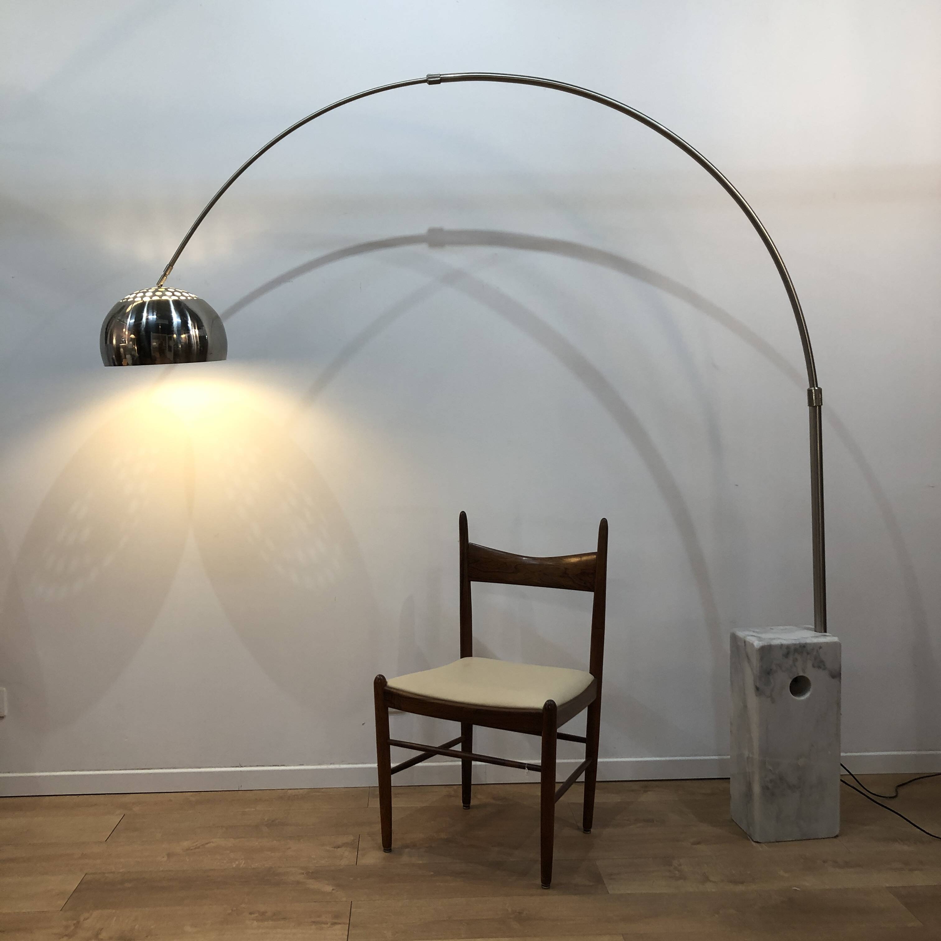 Lampadaire arco vintage pied marble