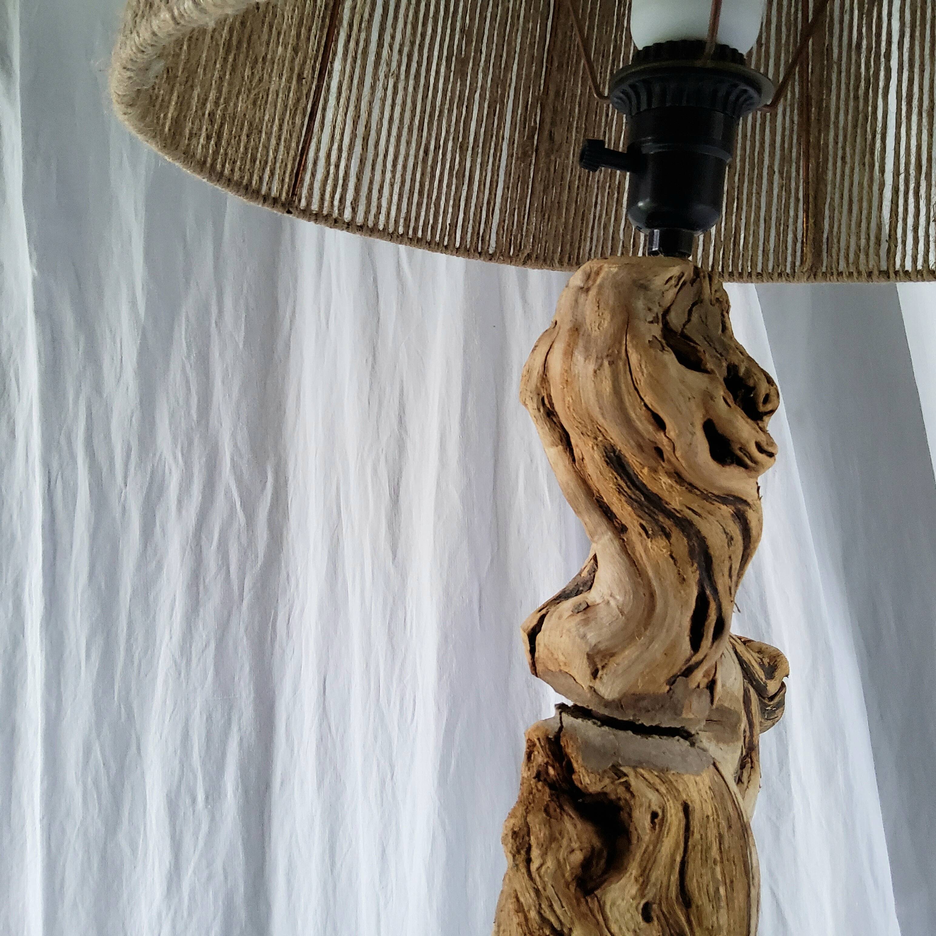 Lampadaire brutaliste