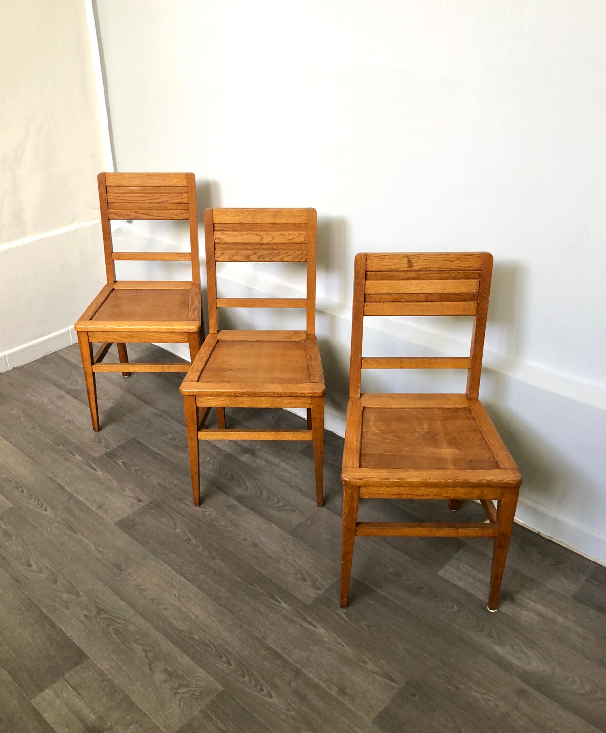 Set of 3 oak chairs from the 50s reconstruction period