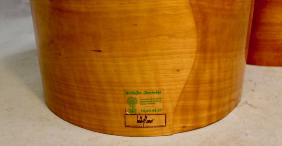 Pair of hobby flower cache pots with interior.