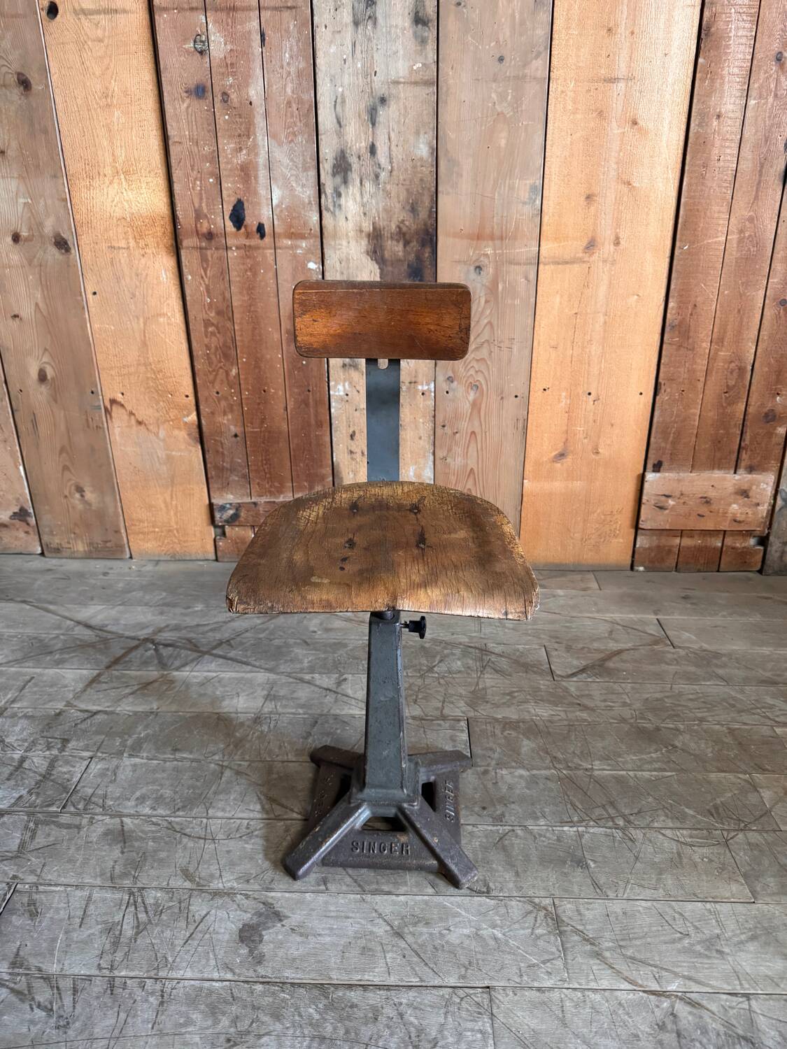 Chaise d’atelier Singer