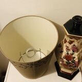 Vintage Asian lamp in ceramic with a wooden base, adjustable lampshade.