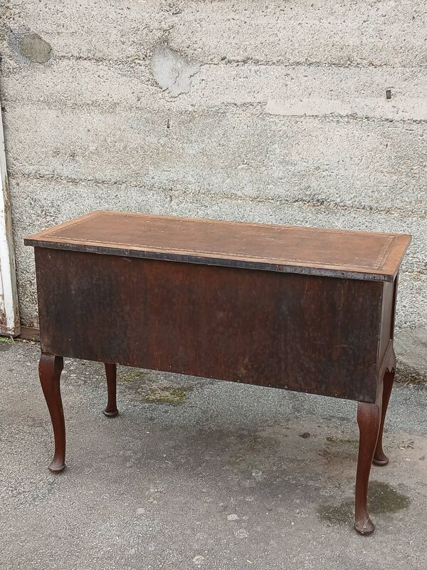 Bureau de type Chippendale en placage d'acajou