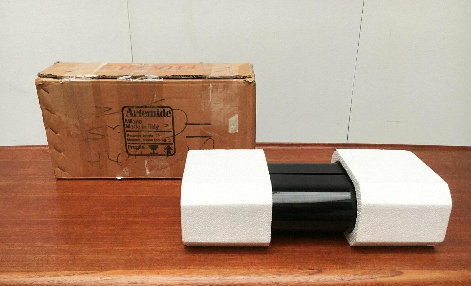 Italian postmodern model Wall lamp Megaron Parete by Gianfranco Frattini for Artemide, 1970s