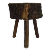 Tabouret de traite tripode en chêne, art paysan Ariège, France (XIXe siècle)