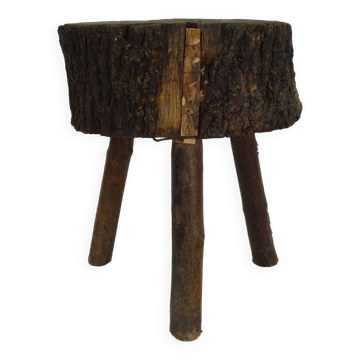 Tabouret de traite tripode en chêne, art paysan Ariège, France (XIXe siècle)
