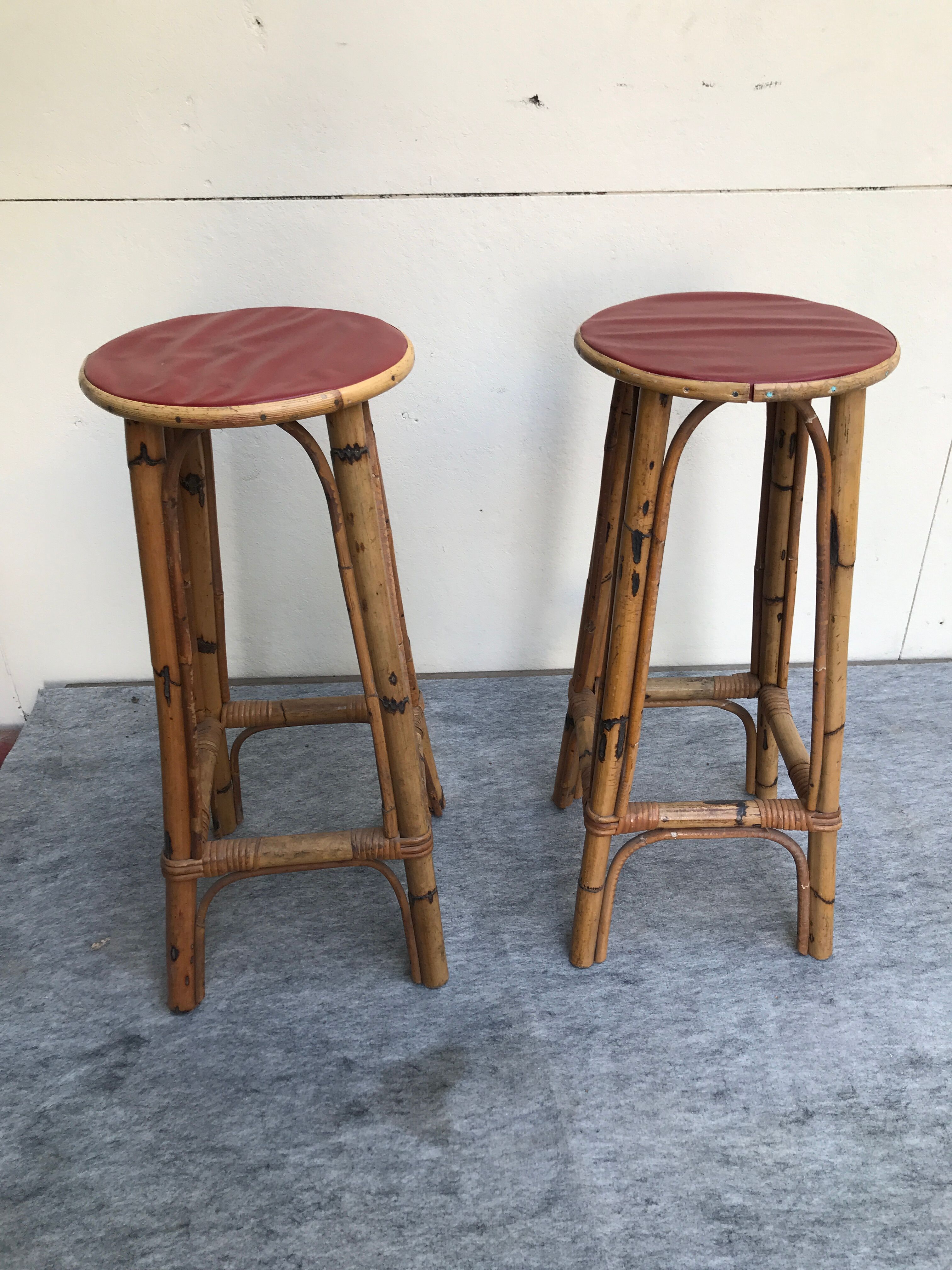 3 rattan bar stools