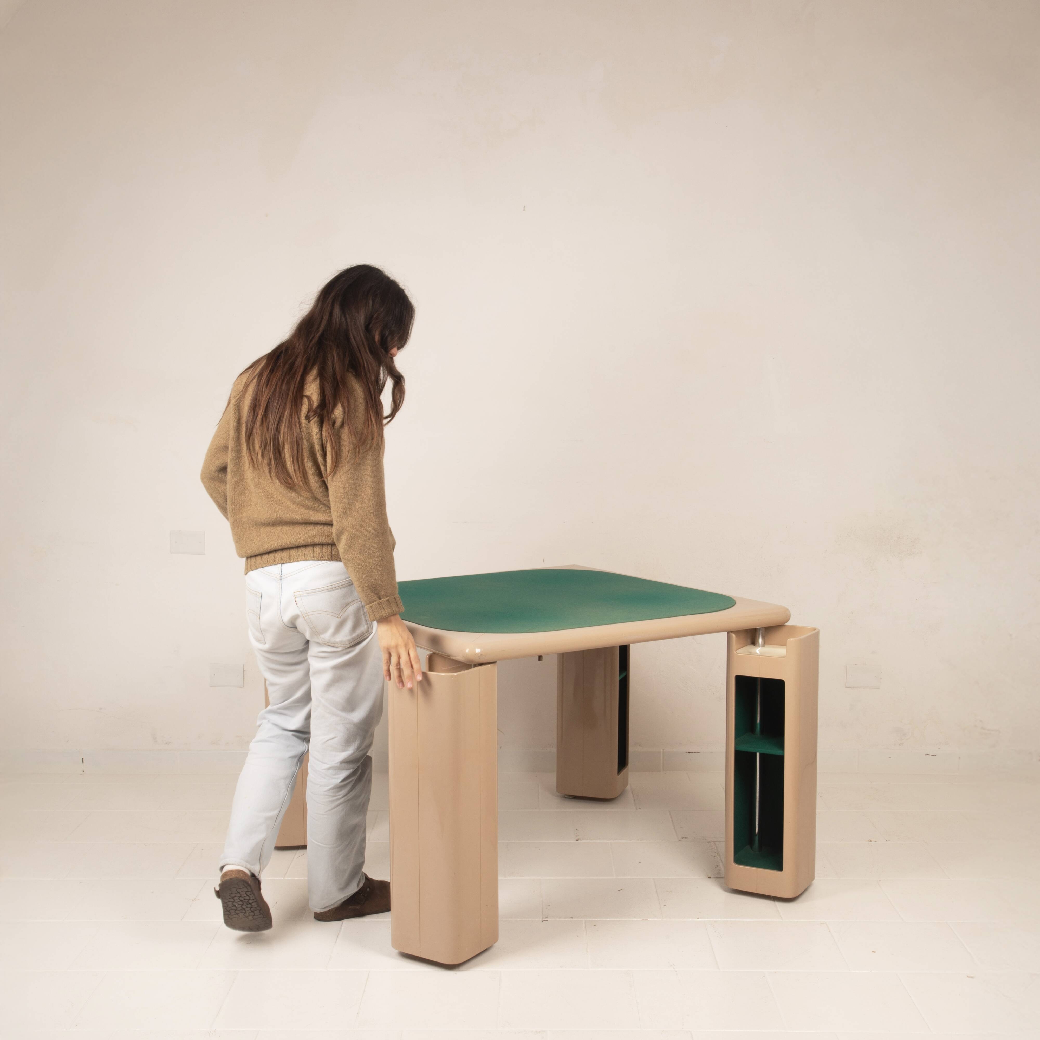 Pierluigi Molinari Lacquered Wood and Green Felt Game Table for Pozzi 1970