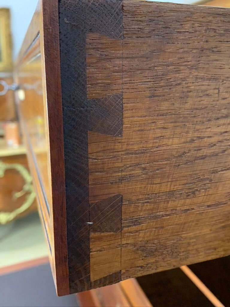 Secretary Louis XVI 1780 in Mahogany, white marble.