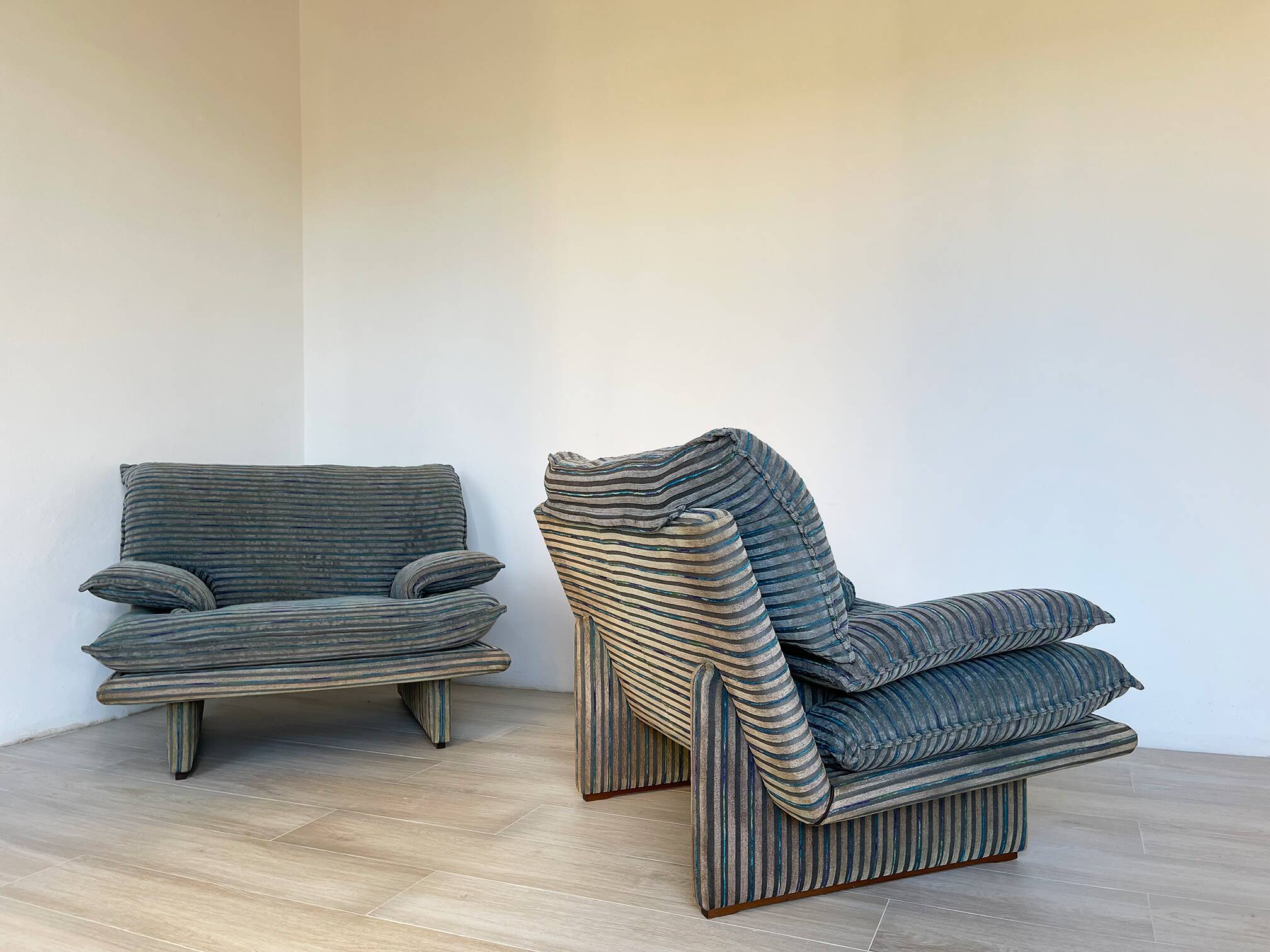 Fauteuil Grand Post Moderne des années 1980