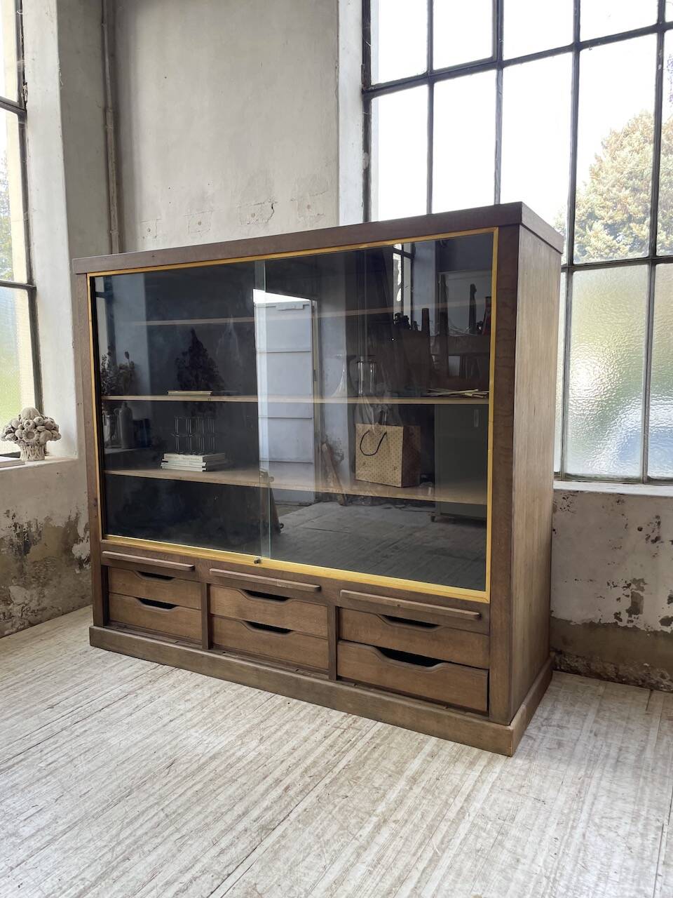 XXL oak display cabinet furniture