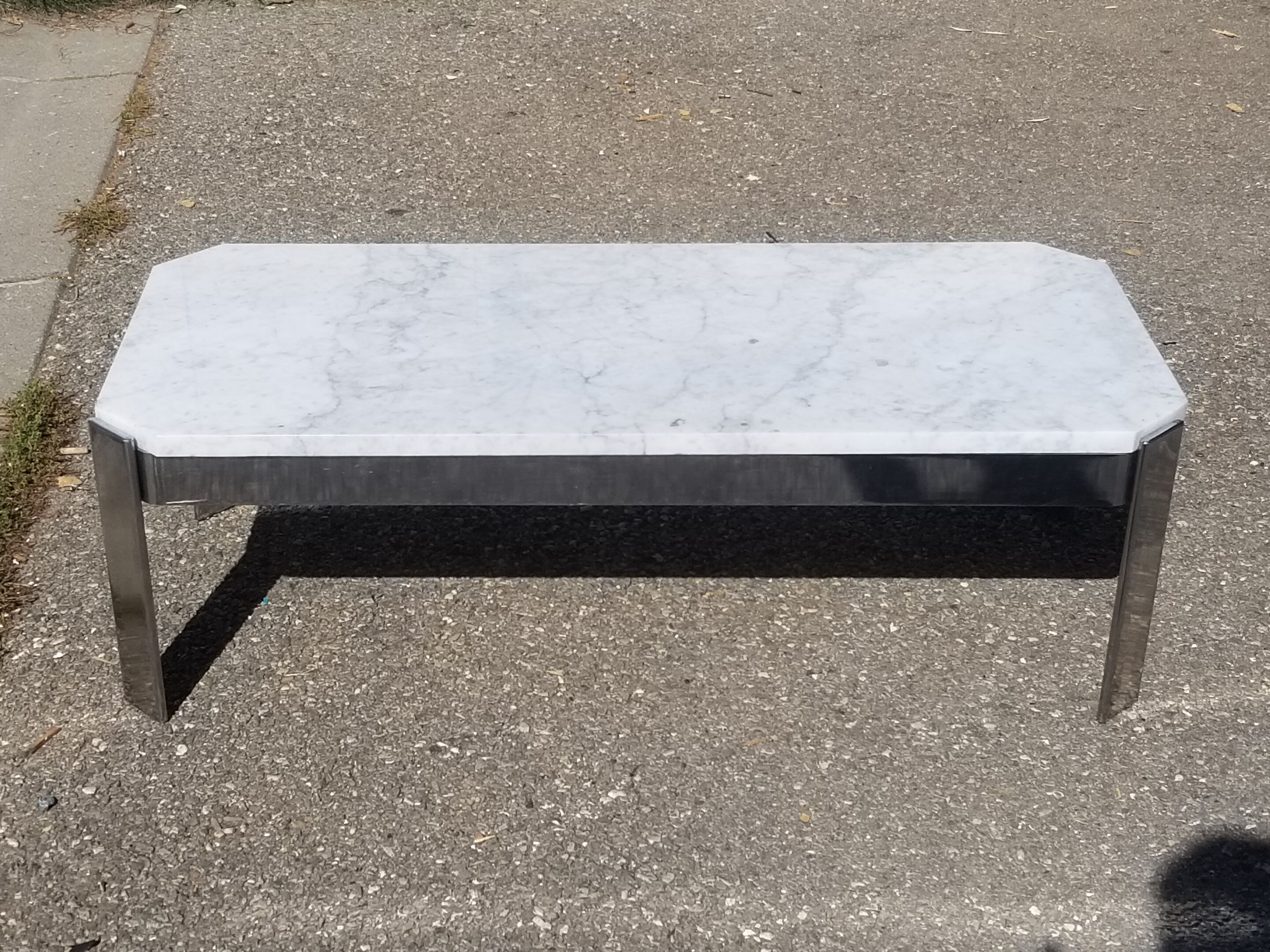 Vintage chrome metal coffee table and white marble top - 70s