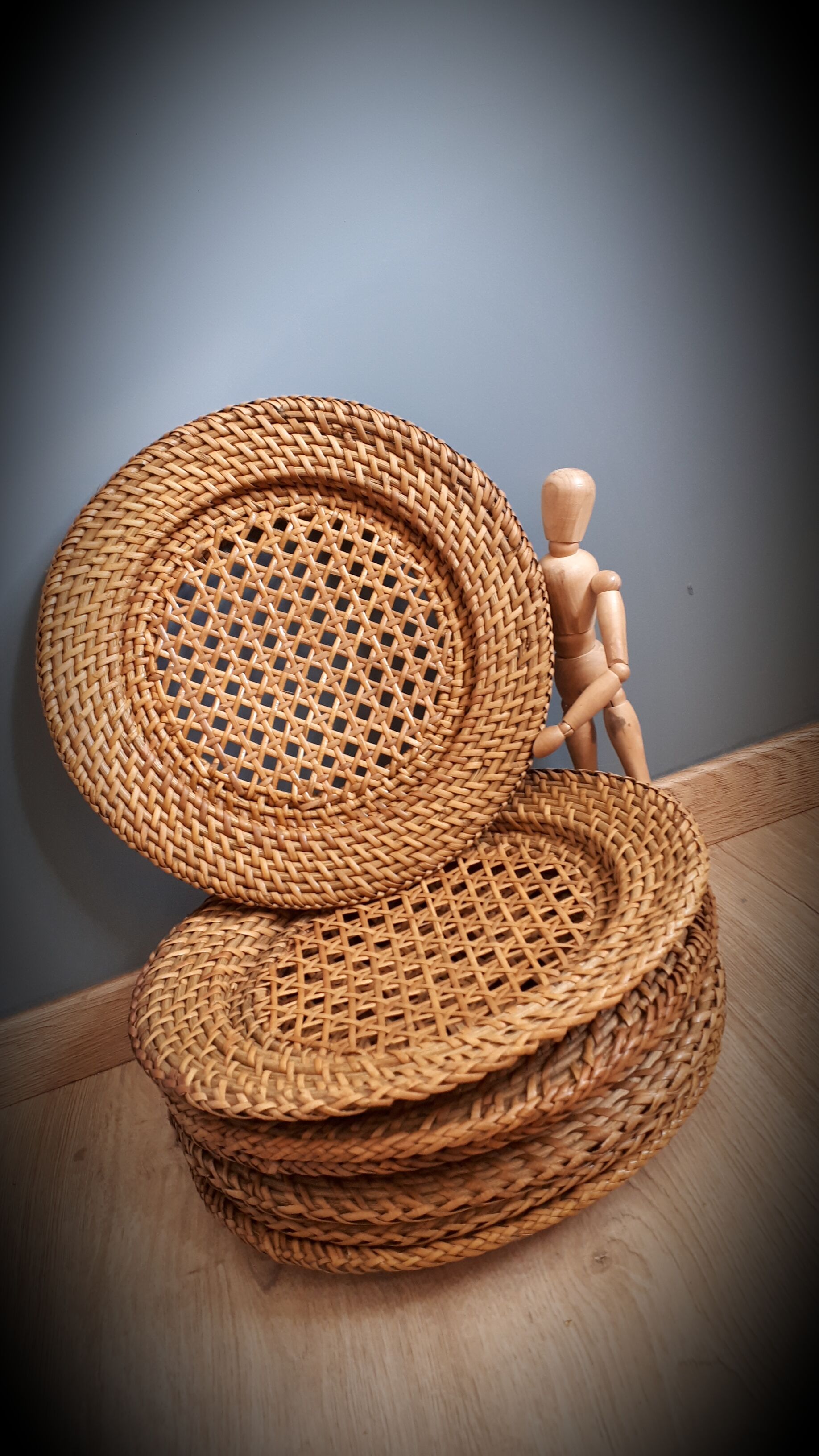 Wicker subplate